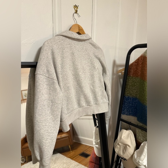 Cropped Pullover - Picture 3 of 3